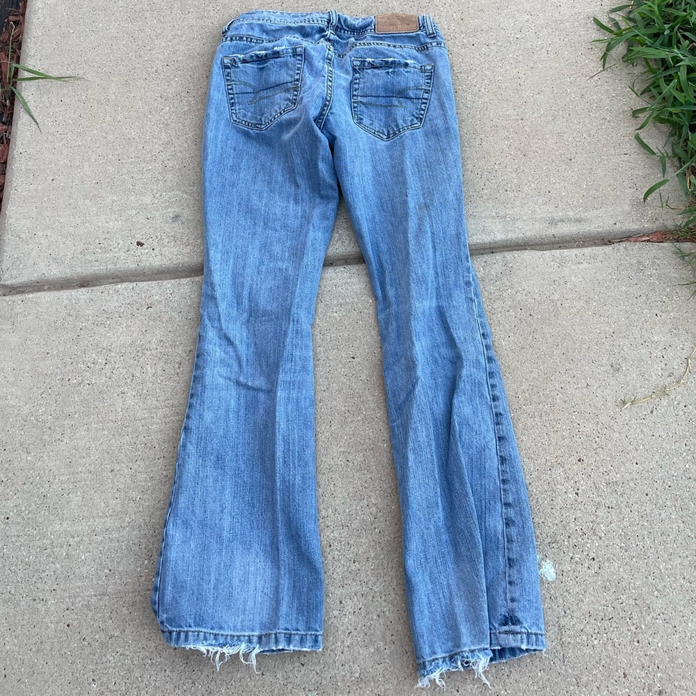 american eagle womens light wash low waisted bootcut jeans - Picture 2 of 2